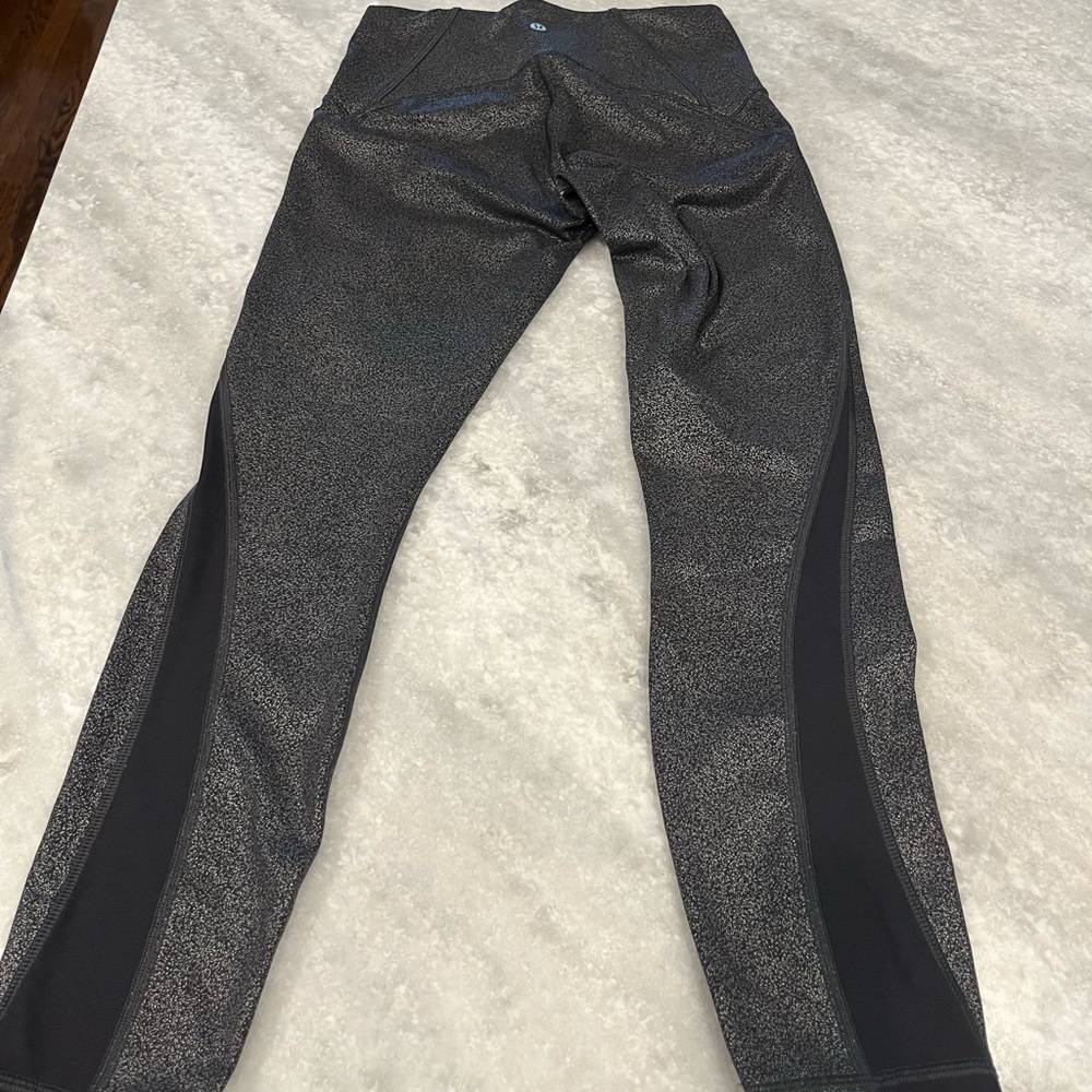 Limited edition Lulu leggings 25”